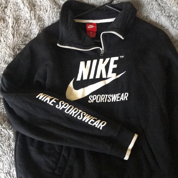 Nike crawl neck sweatshirt size M never worn - Picture 1 of 4